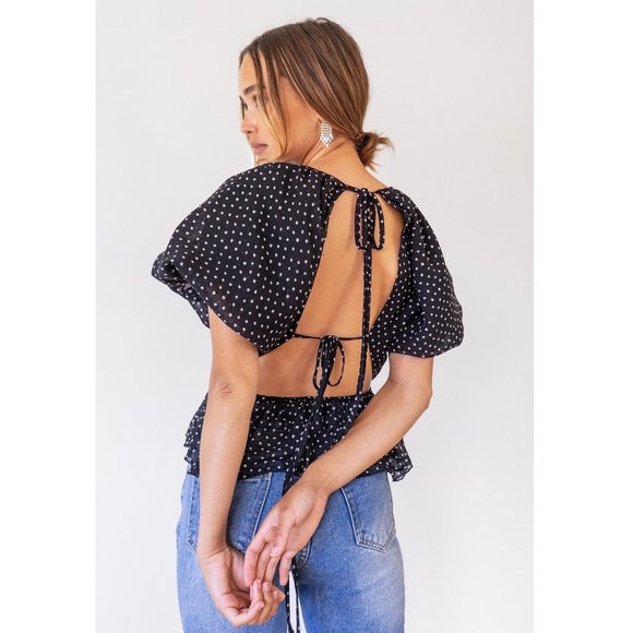 Nasty Gal Tops - Nasty Gal Be Tie Baby Puff Sleeve Spotty Blouse